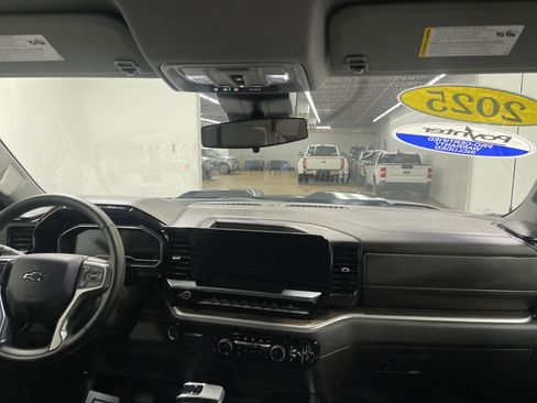 Used 2025 Chevrolet Silverado 1500 LT Trail Boss w/ LT Trail Boss Premium Package image 22