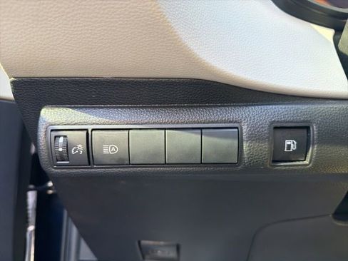 Used 2020 Toyota Corolla LE image 22