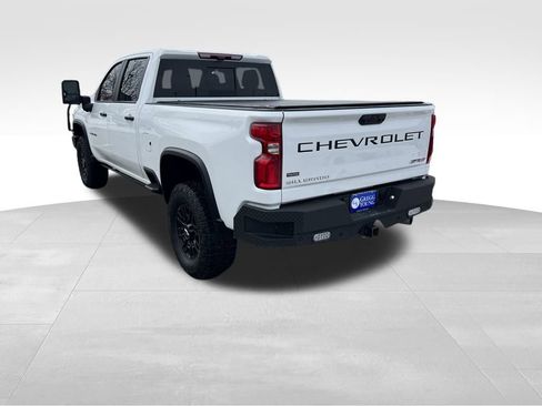 Used 2024 Chevrolet Silverado 2500 ZR2 w/ Technology Package image 4