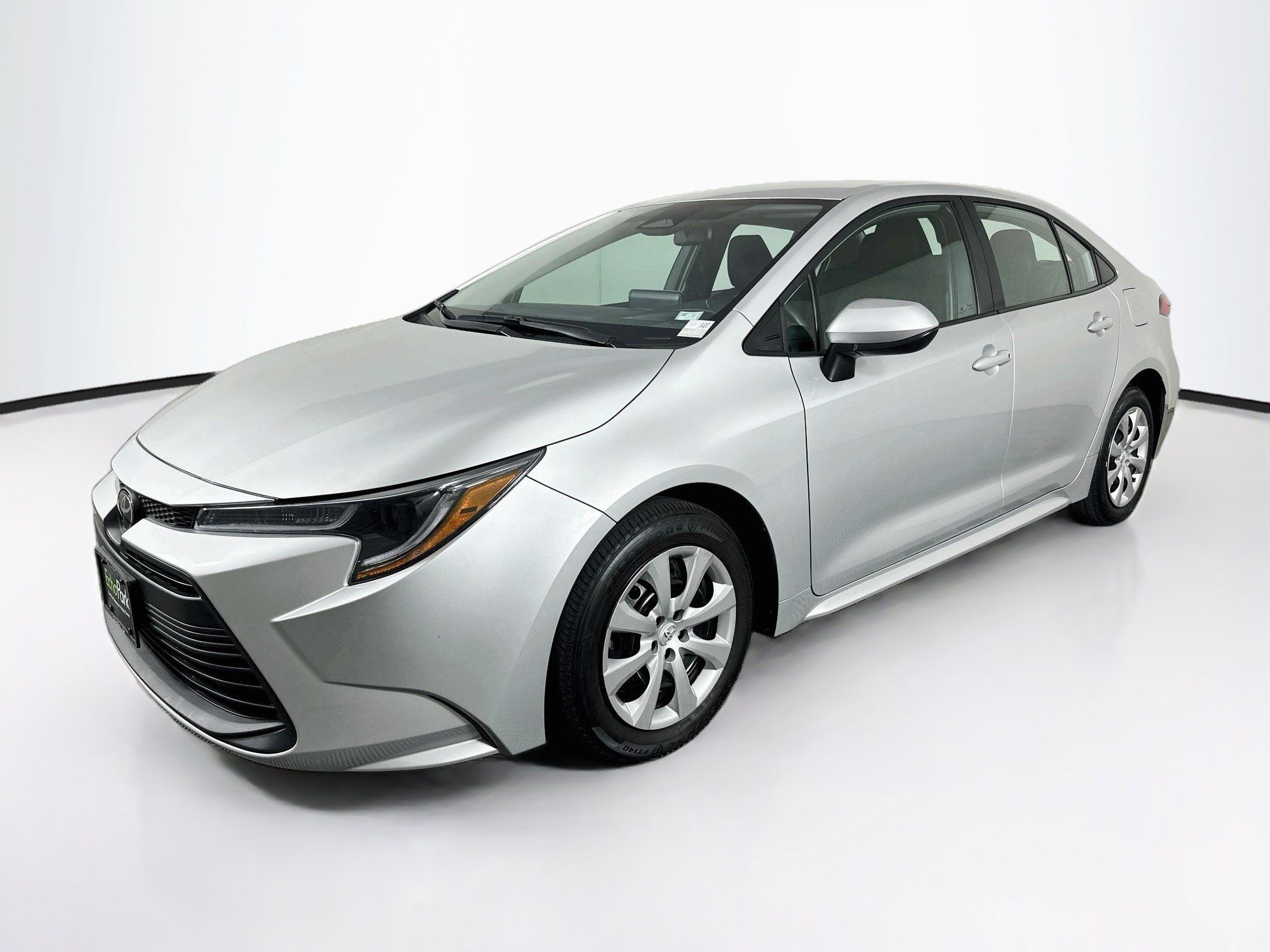 Used 2025 Toyota Corolla LE FWD image 3