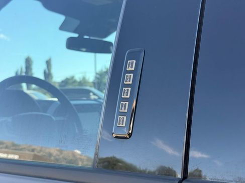 Used 2020 Ford F150 Lariat w/ Equipment Group 502A Luxury AWD/4WD image 16