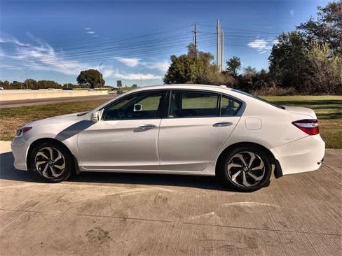 Certified 2017 Honda Accord EX-L image 4