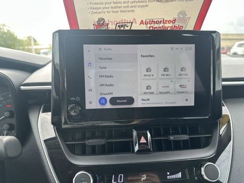 Used 2023 Toyota Corolla LE image 12