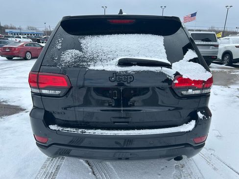 Used 2018 Jeep Grand Cherokee Altitude image 6