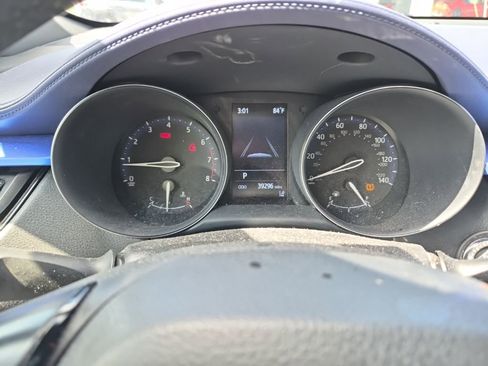 Used 2021 Toyota C-HR XLE image 8