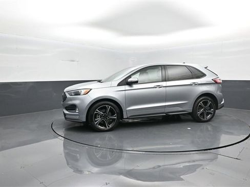 Certified 2020 Ford Edge ST image 4