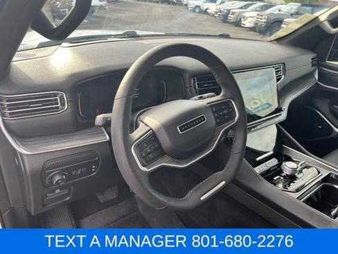Used 2023 Jeep Wagoneer Series III w/ Preferred Equipment Group AWD/4WD image 23