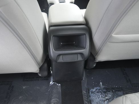 Certified 2025 Honda HR-V LX image 13