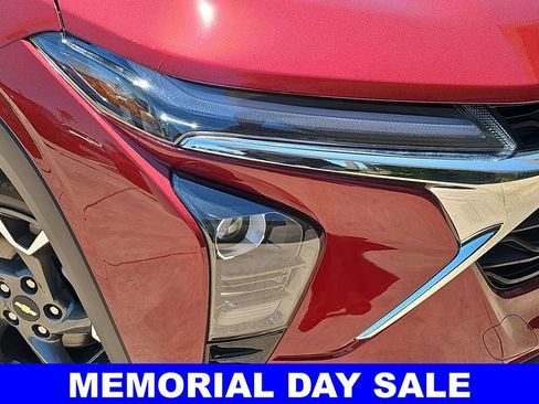New 2025 Chevrolet Trax LT w/ Driver Confidence Package FWD image 33