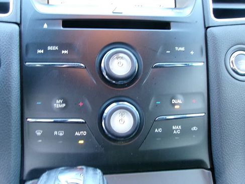 Used 2018 Ford Taurus SEL w/ Equipment Group 201A FWD image 26