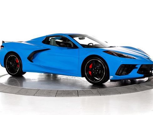 Used 2021 Chevrolet Corvette Stingray Convertible w/ Z51 Performance Package RWD image 8