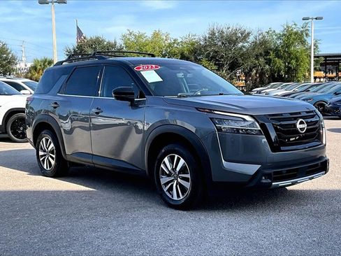 Used 2023 Nissan Pathfinder SL w/ Lighting Package (N92) image 2