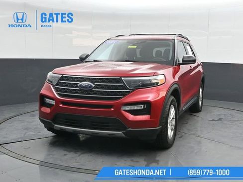 Used 2021 Ford Explorer XLT w/ Equipment Group 202A image 6