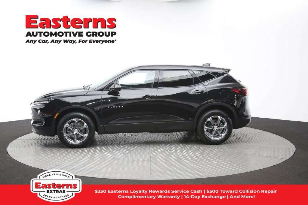 Used 2025 Chevrolet Blazer LT FWD image 62