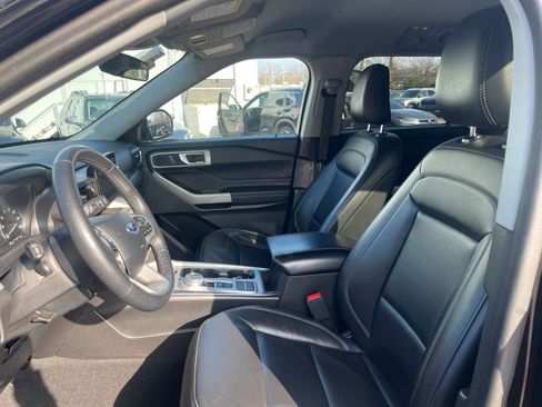 Used 2024 Ford Explorer XLT w/ Equipment Group 202A image 24