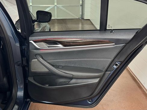 Used 2023 BMW 530i xDrive w/ Premium Package image 43