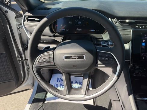 New 2025 Jeep Grand Cherokee L Altitude AWD/4WD image 23