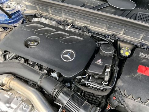 Used 2025 Mercedes-Benz GLB 250 image 33