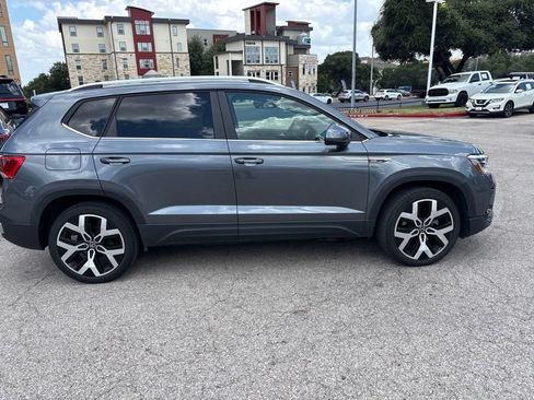 Used 2022 Volkswagen Taos SEL AWD/4WD image 6
