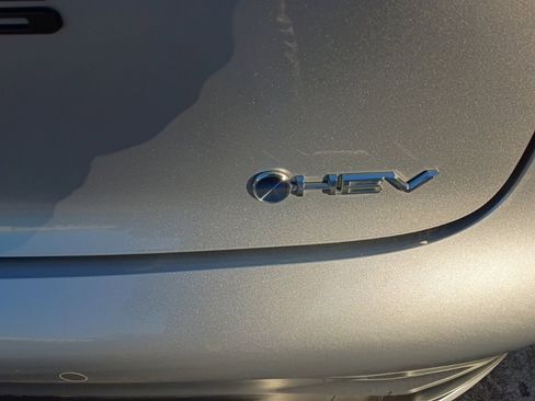 Used 2025 Toyota Prius LE image 11