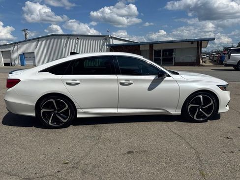 Used 2022 Honda Accord Sport image 6