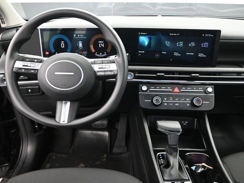 Used 2025 Hyundai Tucson SE image 11