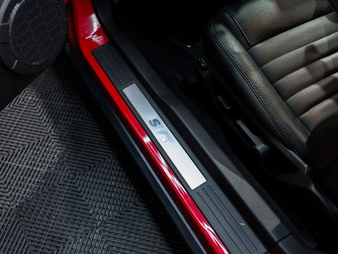 Used 2009 Ford Mustang Shelby GT500 RWD image 30