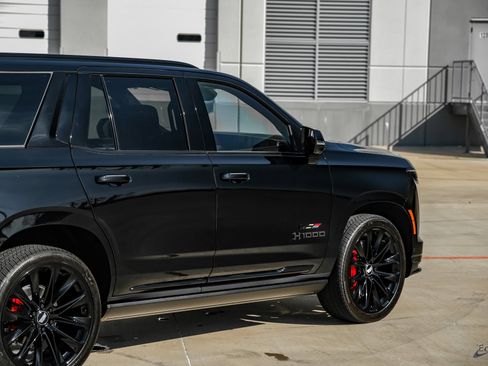 Used 2025 Cadillac Escalade V image 15