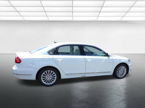 Used 2016 Volkswagen Passat 1.8T SE image 3
