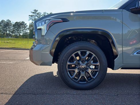 Used 2026 Toyota Tundra Platinum AWD/4WD image 11