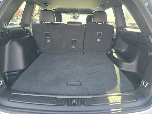 Used 2025 Jeep Grand Cherokee Limited w/ Black Appearance Package image 20