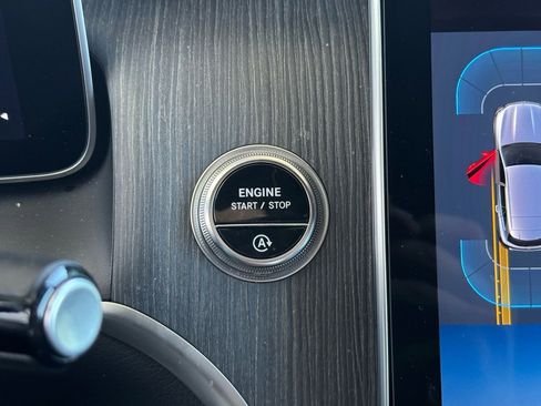 Certified 2025 Mercedes-Benz GLC 300 image 30