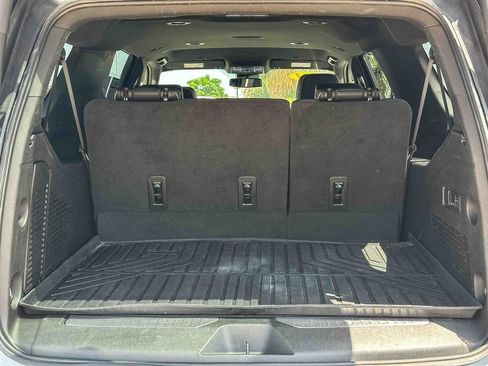 Used 2023 Chevrolet Suburban Premier AWD/4WD image 22