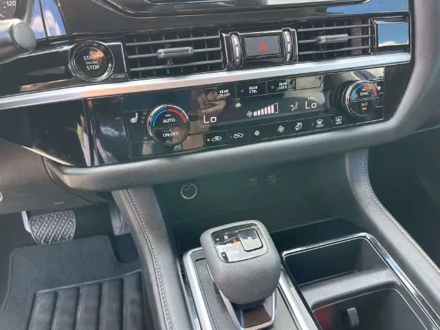 Certified 2025 Nissan Pathfinder SV AWD/4WD image 36
