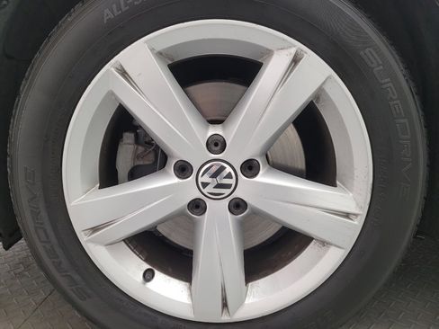 Used 2015 Volkswagen Passat 1.8T Limited Edition FWD image 31