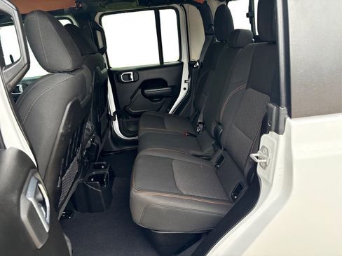 Used 2022 Jeep Gladiator Mojave w/ Cold Weather Group image 10