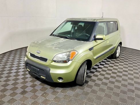 Used 2010 Kia Soul + w/ Audio Pkg image 8