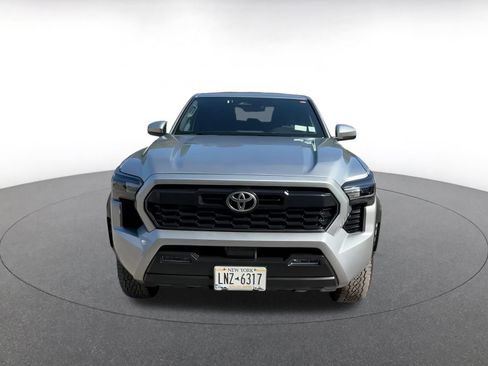 Used 2025 Toyota Tacoma TRD Off-Road image 4