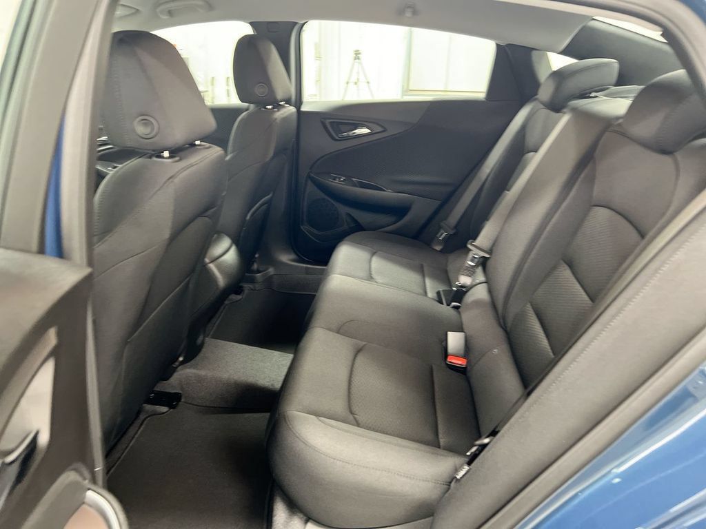 Used 2024 Chevrolet Malibu RS FWD image 22