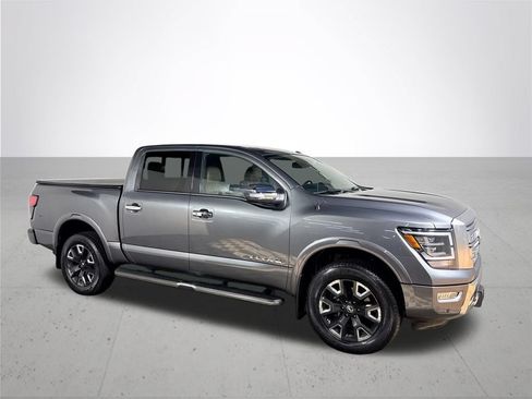 Used 2021 Nissan Titan Platinum Reserve w/ Moonroof Package AWD/4WD image 4