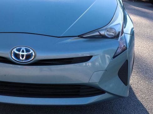 Used 2016 Toyota Prius Two image 13