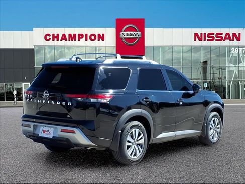 Used 2023 Nissan Pathfinder SL image 7