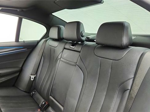 Used 2023 BMW 530e 530e iPerformance w/ M Sport Package image 29