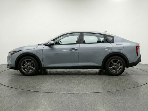 Used 2025 Kia K4 LXS image 5