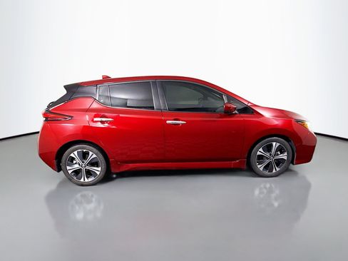 Used 2021 Nissan Leaf SV w/ SV Technology Package FWD image 11