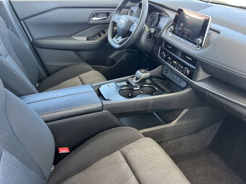 Used 2026 Nissan Rogue SV image 16