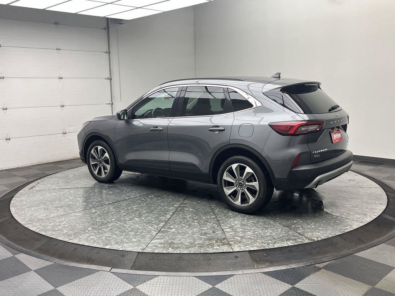 Certified 2024 Ford Escape Platinum AWD/4WD image 2