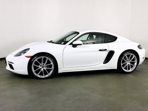 Used 2024 Porsche 718 Cayman image 2