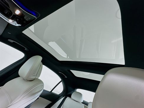 Used 2025 Mercedes-Benz C 300 Sedan image 22