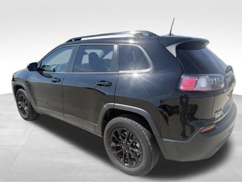Used 2023 Jeep Cherokee Altitude Lux AWD/4WD image 3